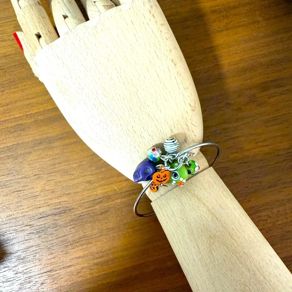 SALE! Cloisonné Halloween Charm Bracelet #13 - Picture 2 of 4